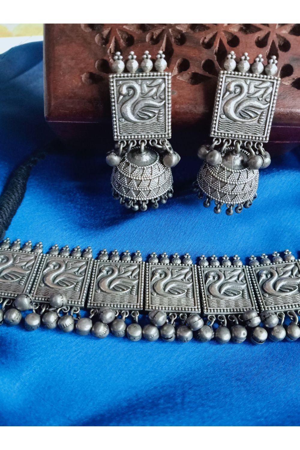 Hansinii - Premium Quality Oxidised Choker Necklace Set