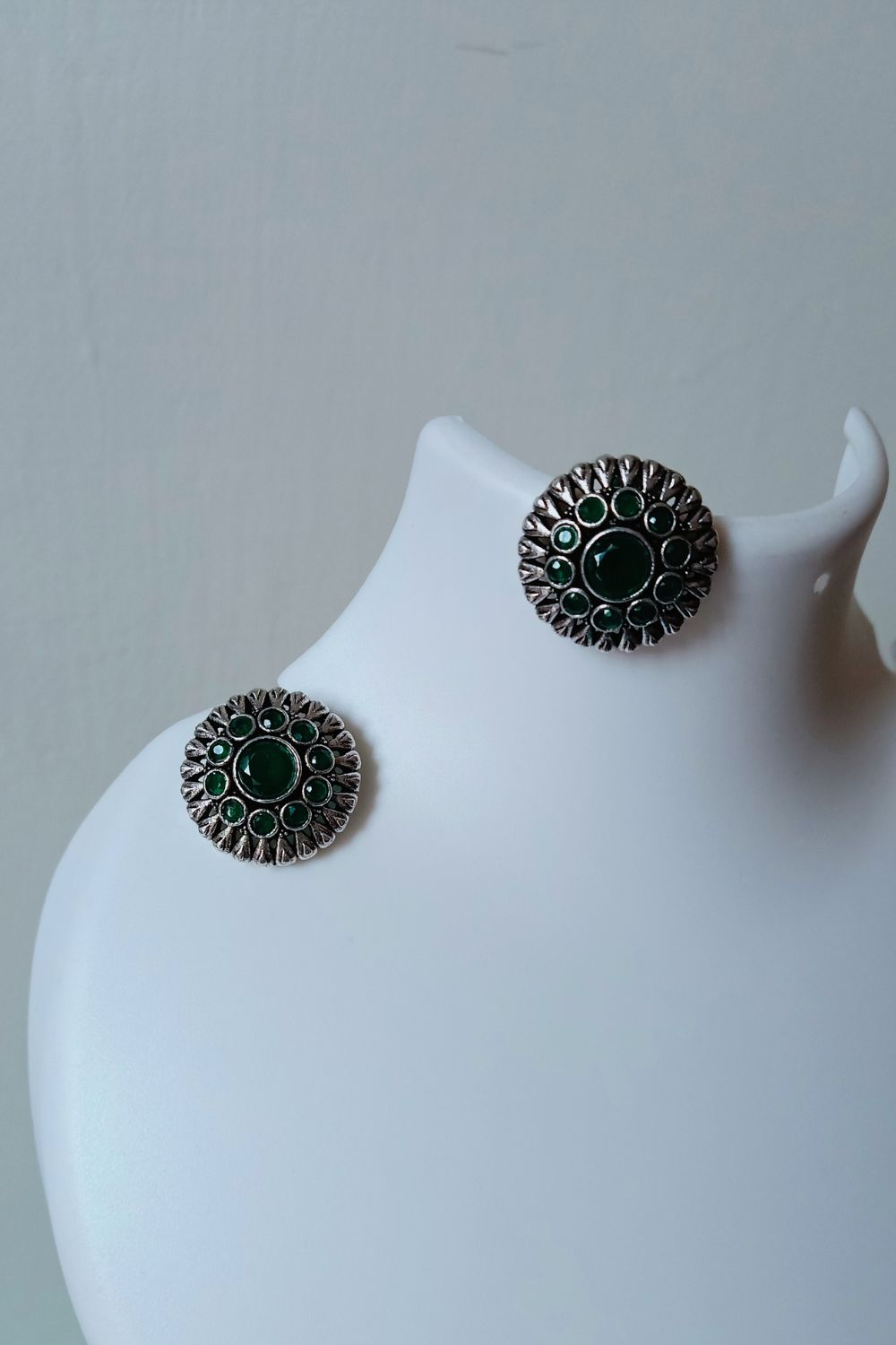 Pavanii (Green) - Premium Quality Oxidised Stud