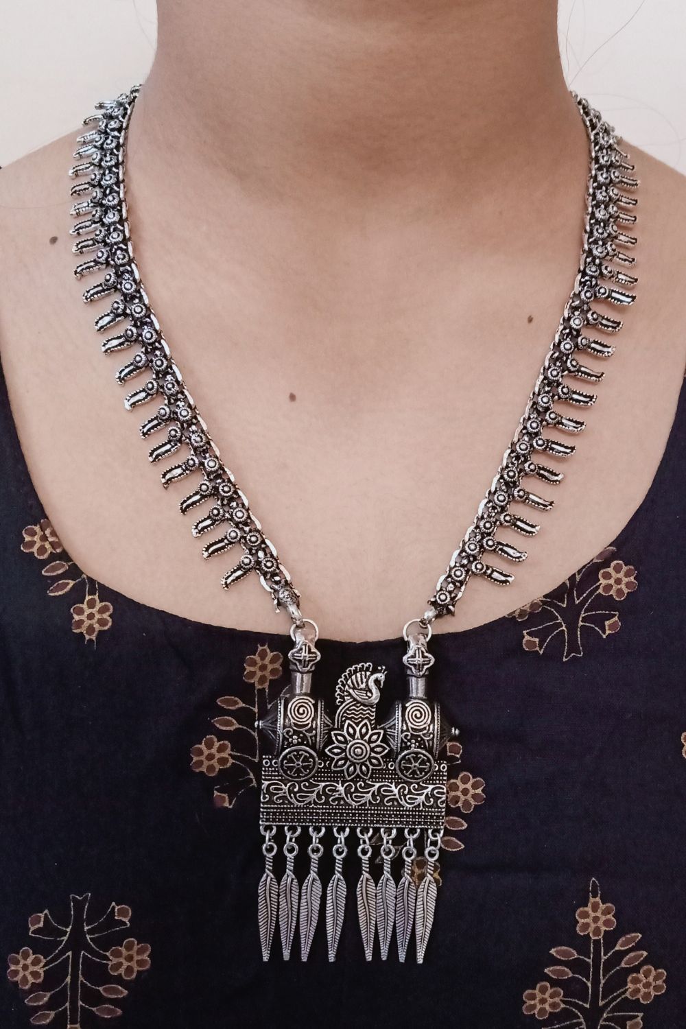 Lata - Medium Size Oxidised Pendant Necklace