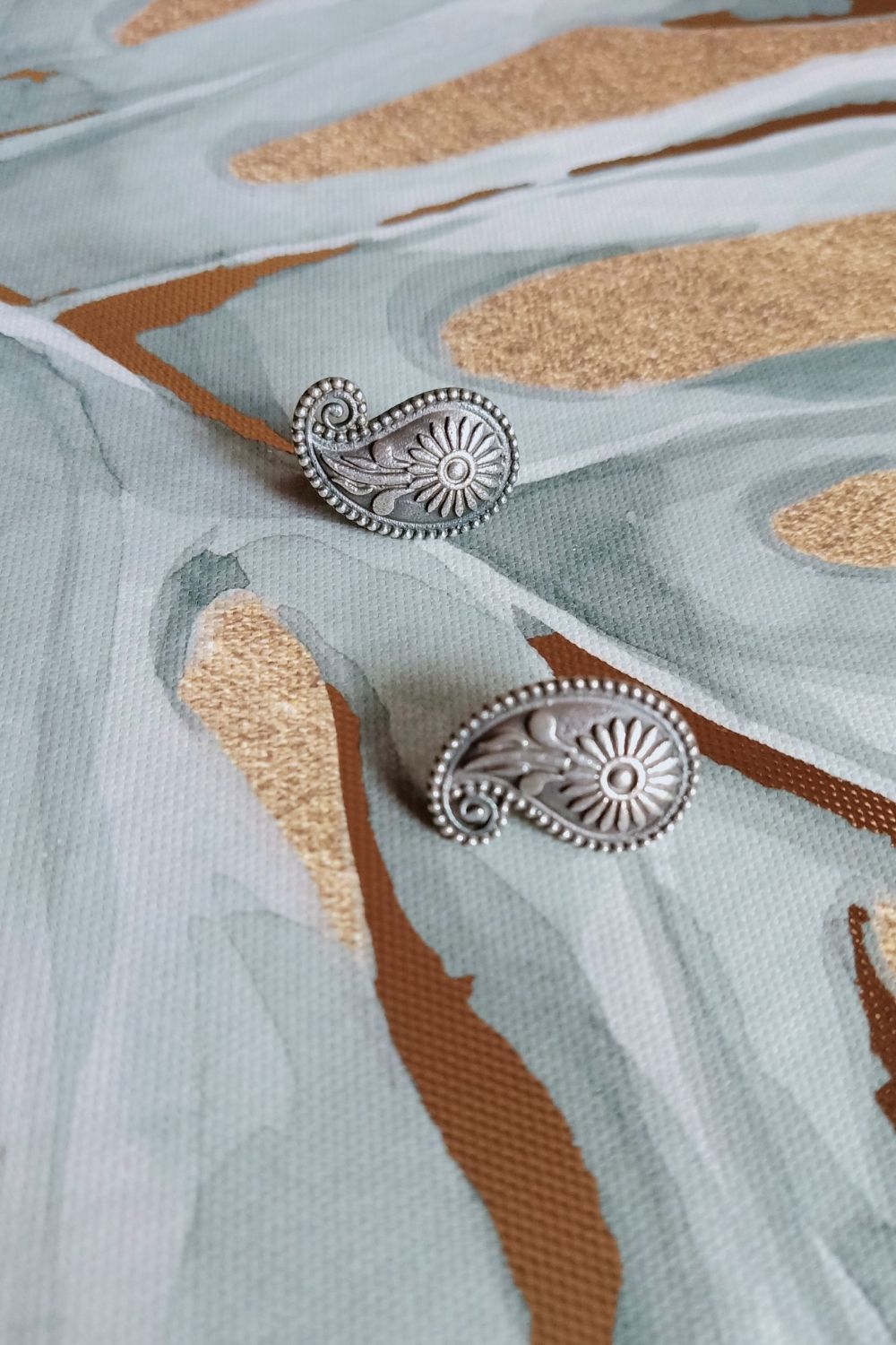 Paisley - Premium Quality Oxidised Stud