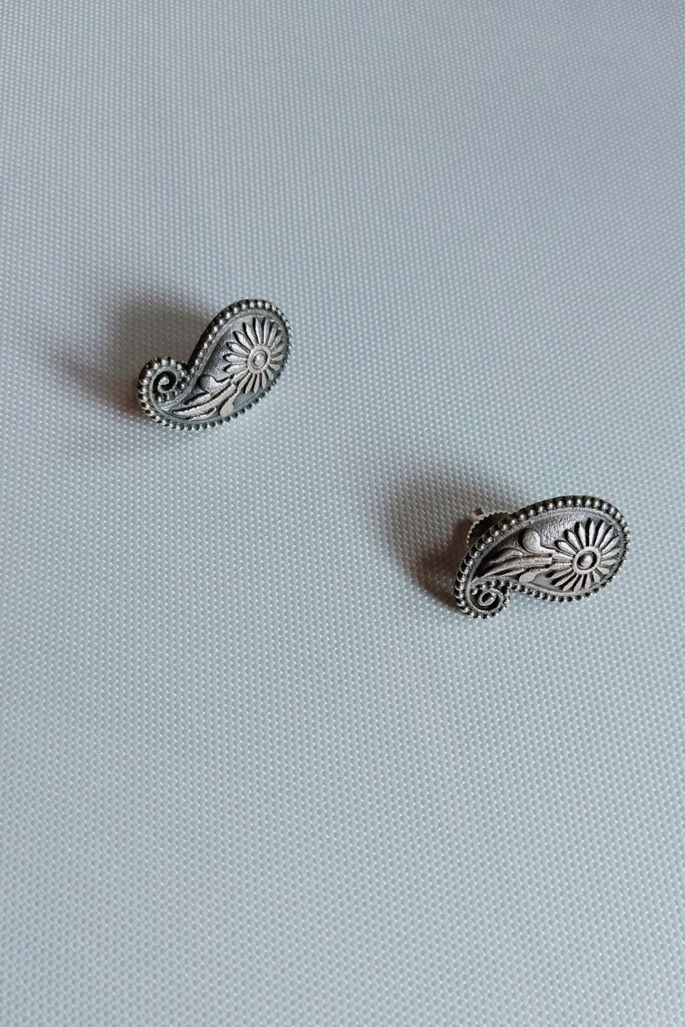 Paisley - Premium Quality Oxidised Stud