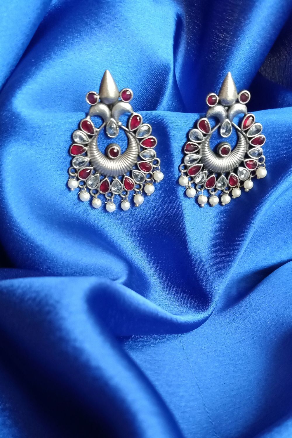 Ratna (Red and White) - Premium Quality Oxidised Stud